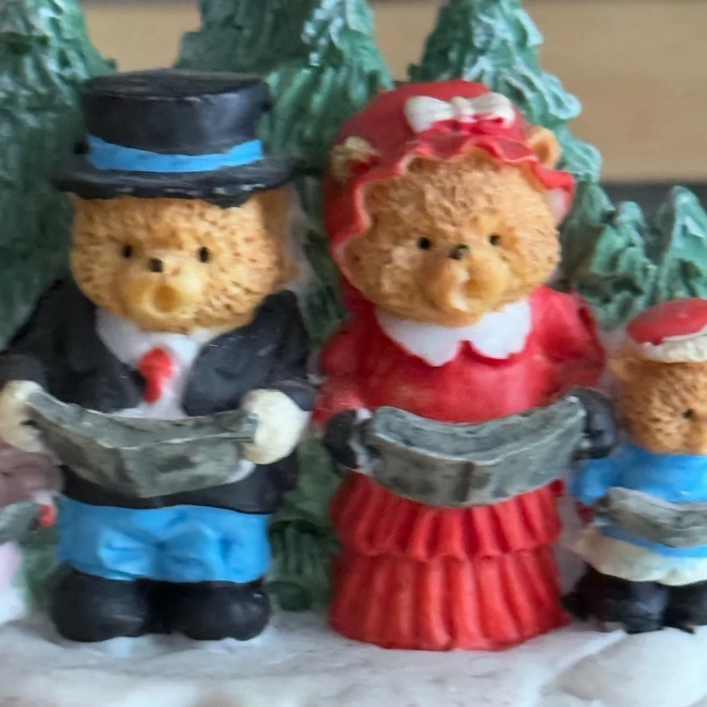 Vintage Silvestri Bear Family Carolers Ornament Resin 1980s Christmas Holiday